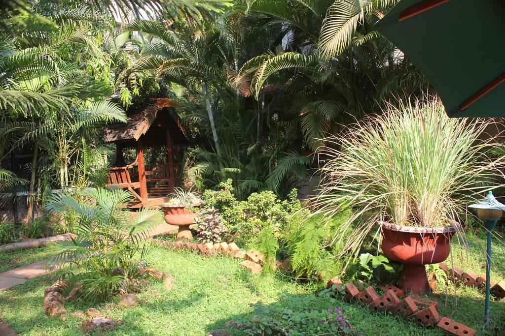 Diana Apartments Candolim Esterno foto