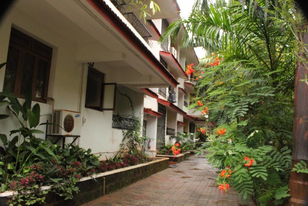 Diana Apartments Candolim Esterno foto